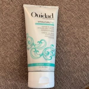Ouidad Vitalcurl+ Define and Shine styling gel-cream